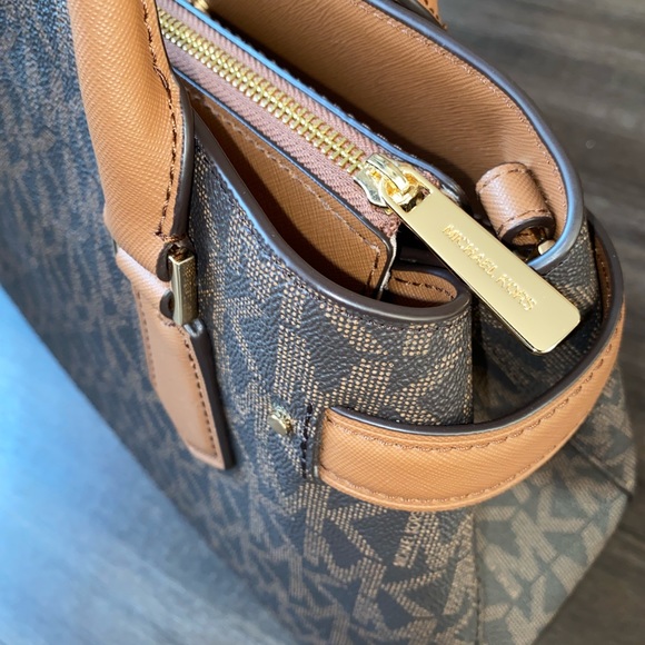 Brand New Michael Kors Satchel - Picture 6 of 9